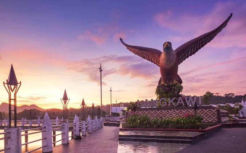 eagle-square-in-Langkawi attraction